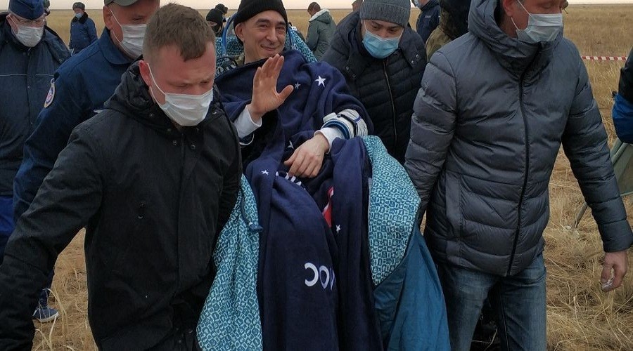 196 gün sonra dünyaya geri döndüler