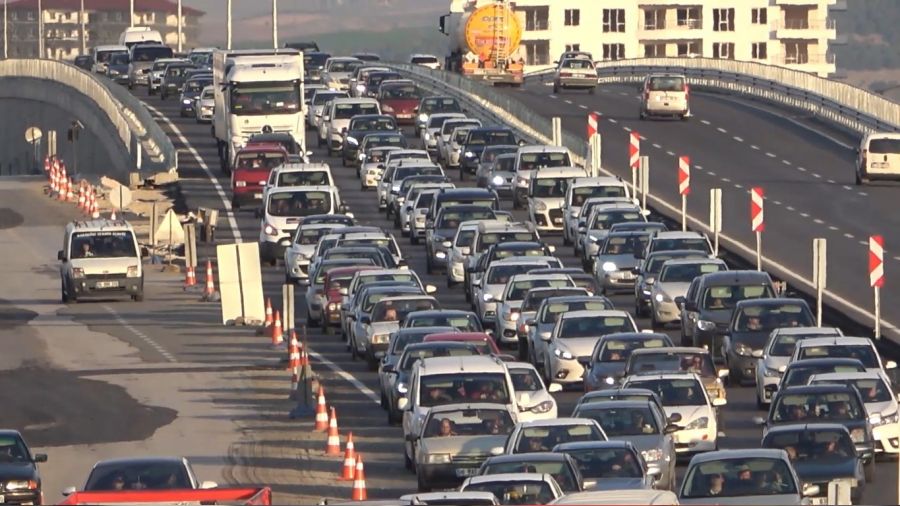 43 ilin ge�i� g�zergah�nda trafik kilit