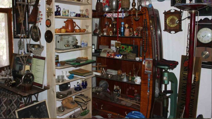 50 yıldır eline geçen her şeyi saklıyor: 10 bin eşyadan oluşan müze kurdu