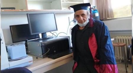 67 yaşında üniversite mezun oldu