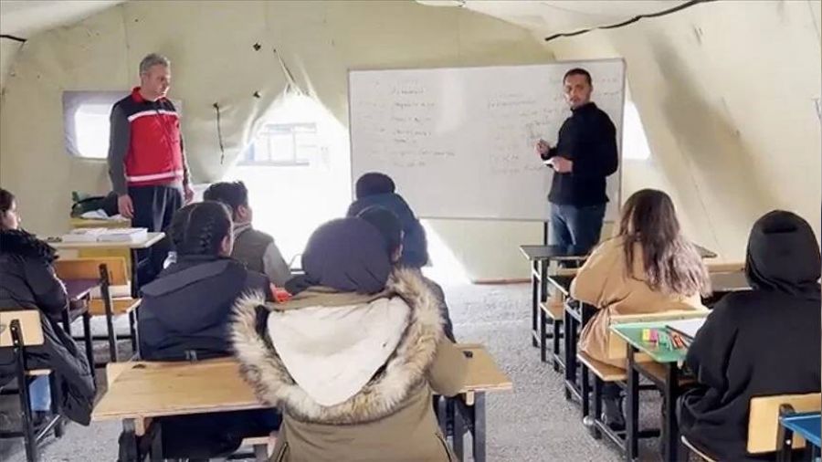 77 bin 647 öğrenci deprem bölgesine döndü