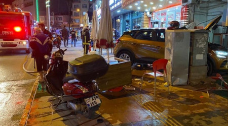 82 yaşındaki sürücü ortalığı savaş alanına çevirdi: 3 yaralı