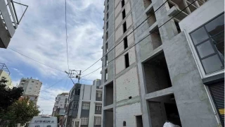 Adana'da demir iskele zemine akld: 1 l, 1 yaral