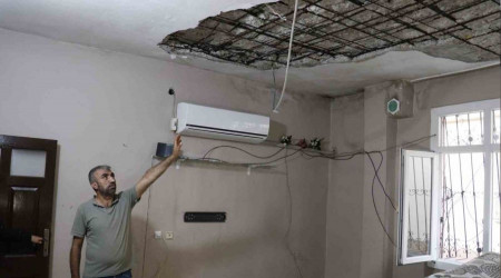 Adana'da hasarsız raporu verilen evin tavanı çöktü