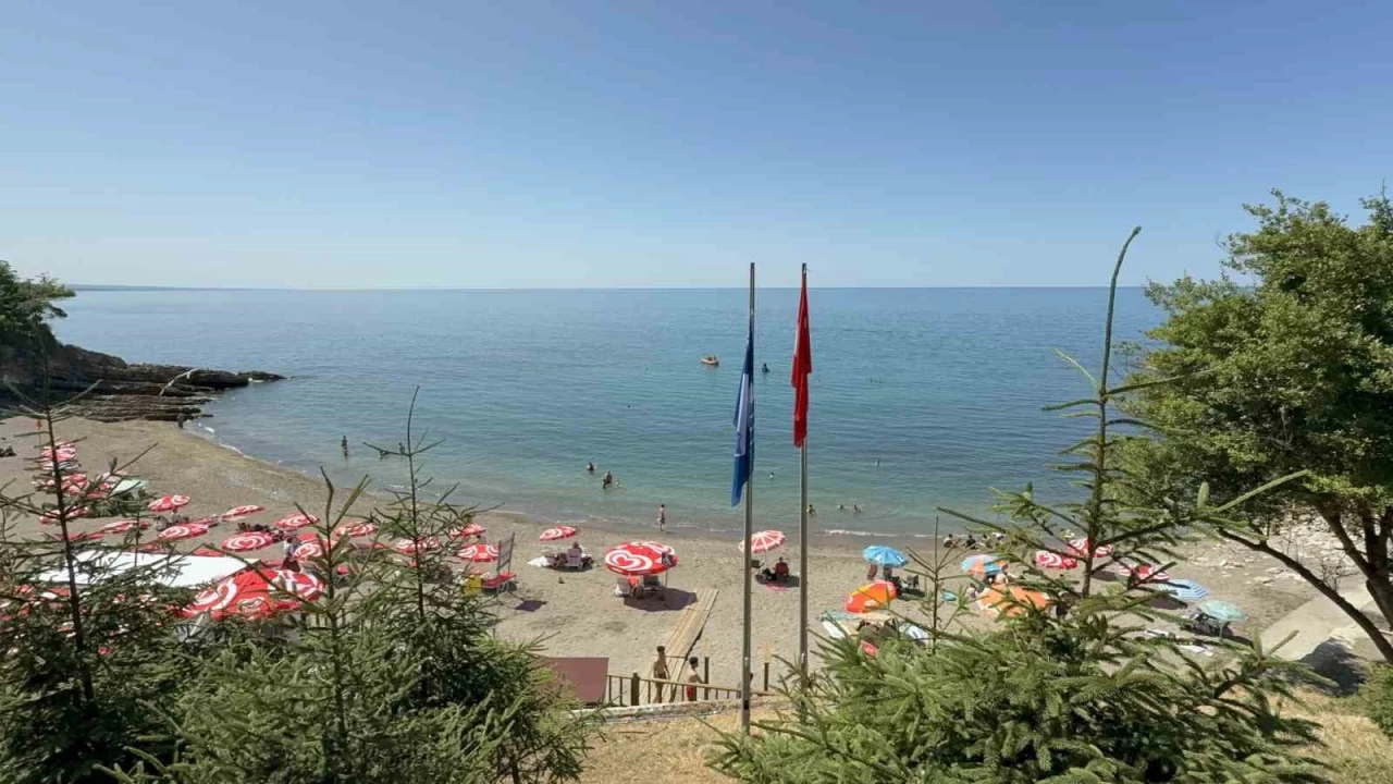 Akçakoca Kale Plajı'na mavi bayrak