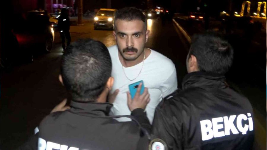 Alkollü çıktı, basın mensubunu darp etti