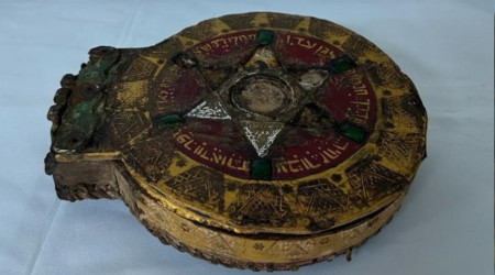 Altın yazma Tevrat'ı 2 milyon dolara satmak isterken jandarmaya yakalandılar