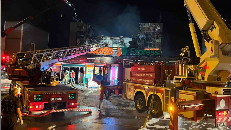 Ankara'da market yangını