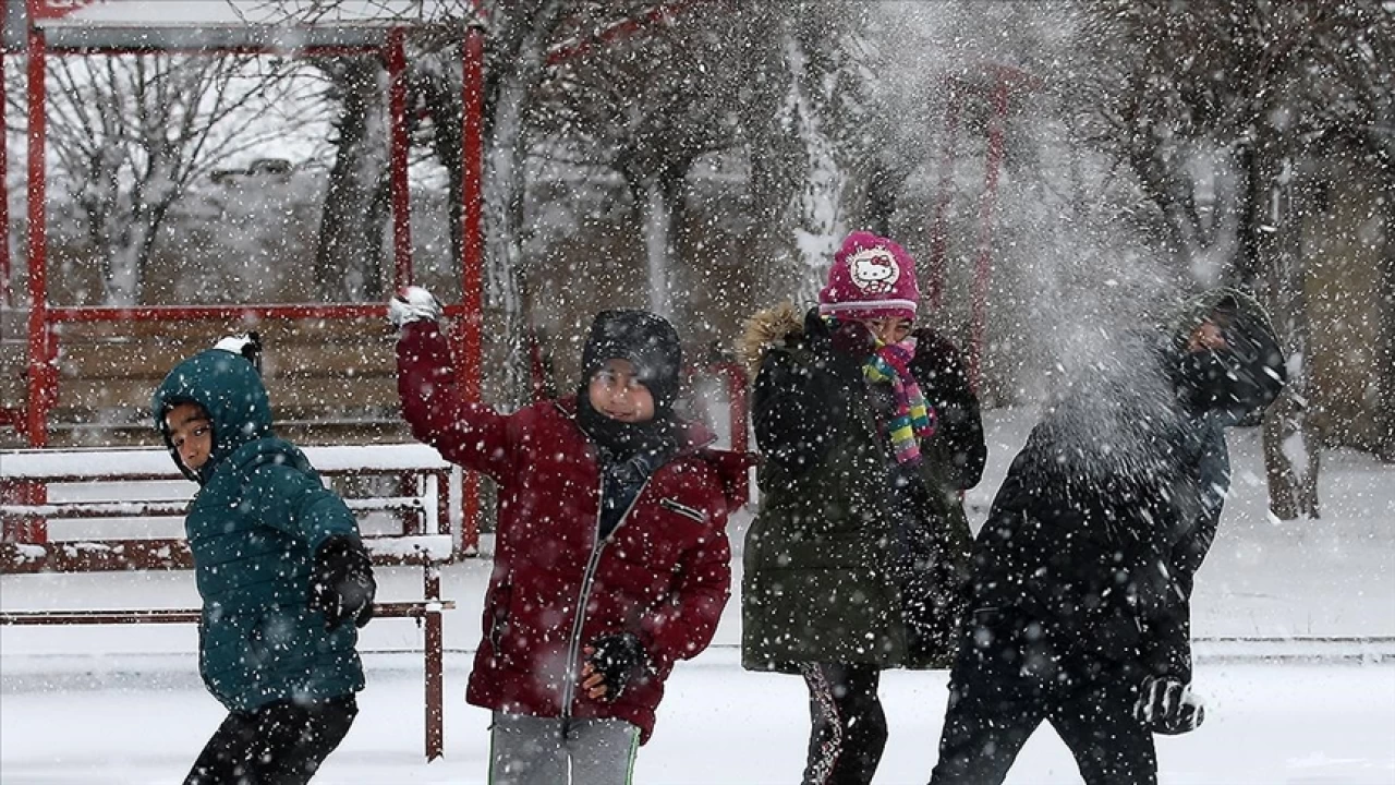 Ankara'da olumsuz hava koşulları nedeniyle eğitime yarın ara verildi