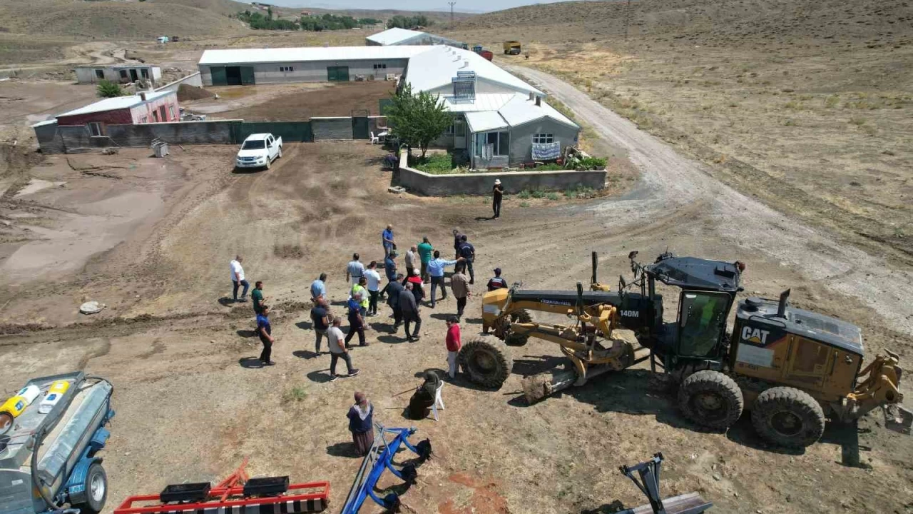 Ankara'da sel besi �iftli�ini vurdu