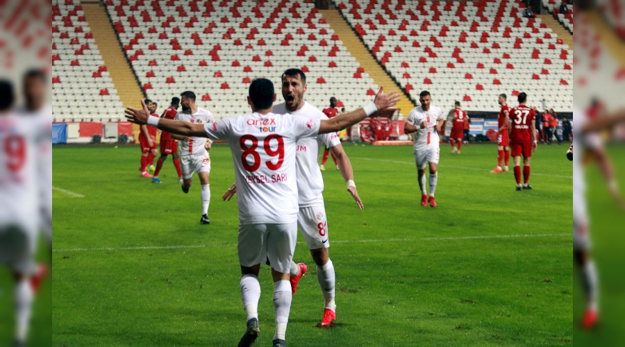 Antalya, ikinci yar�ya damga vurdu