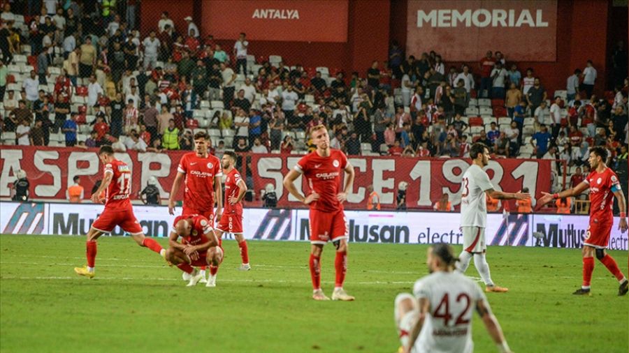 Antalyaspor 14. s�raya geriledi