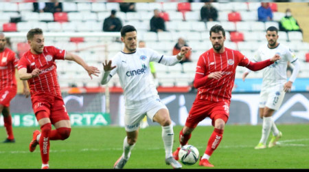 Antalyaspor son dakikada yıkıldı