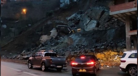 Artvin'de istinat duvarı çöktü