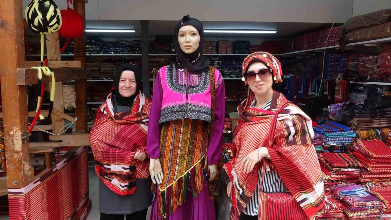 Asırlık keşan turistlerin ilgisini çekiyor