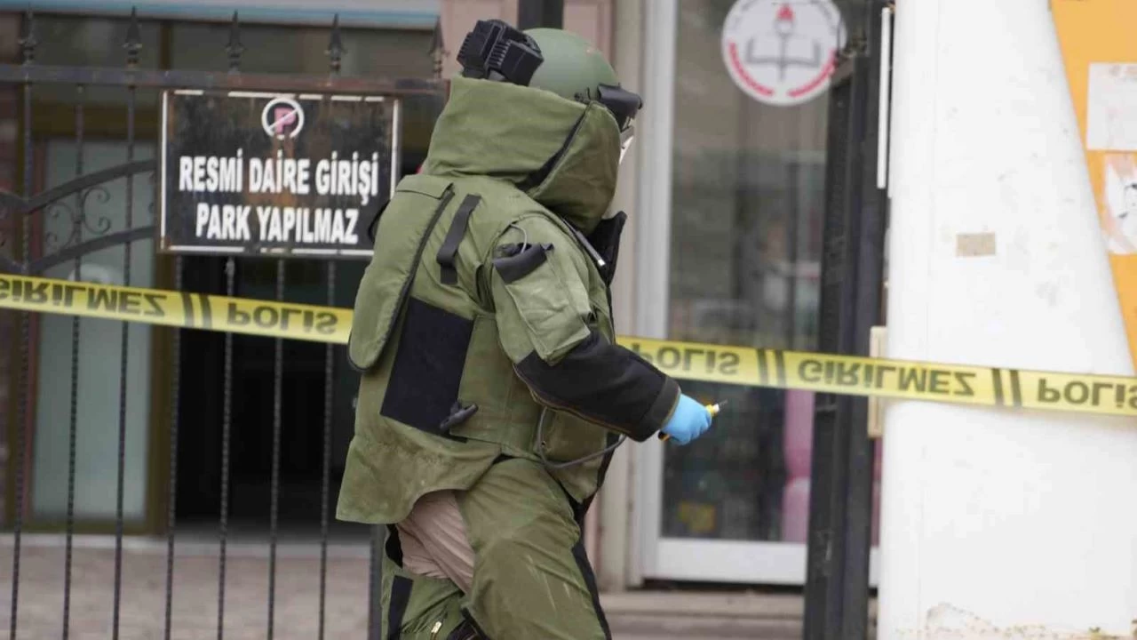 ATM nnde unutulan anta polisi alarma geirdi