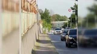 Avc�lar'da polisi g�ren �of�r arac�n� b�rak�p ka�maya �al��t�
