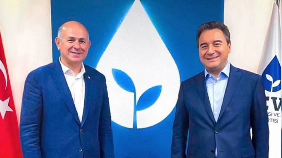 Babacan'�n �stanbul �l Ba�kan� Erhan Erol istifa etti