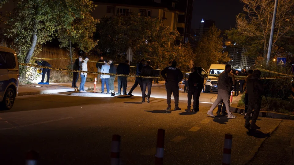 Ba�kentte uygulama noktas�nda ate� a��lmas� sonucu polis memuru T�rko�lu �ehit oldu