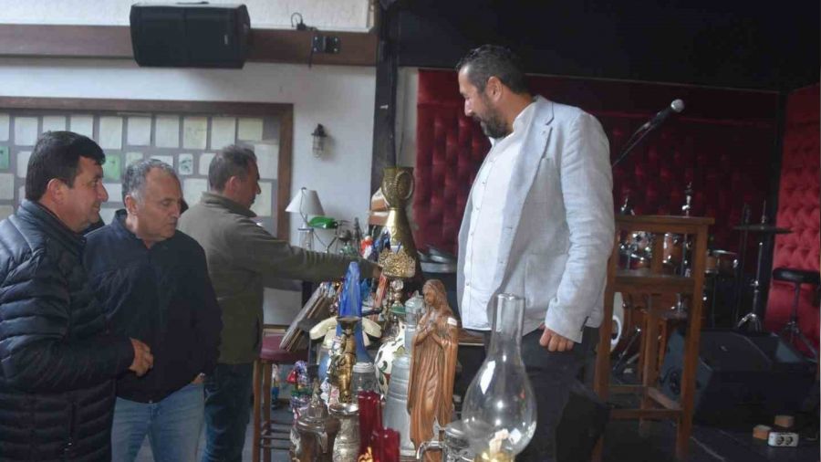 Bodrum'da düzenlenen müzayedeye ünlü akını