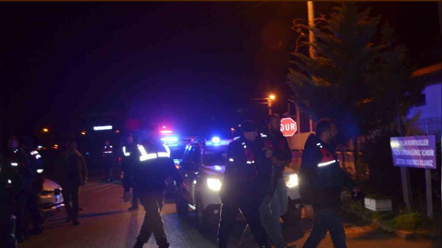 Bo�anma a�amas�ndaki e�ini b��aklayarak �ld�ren koca yakaland�