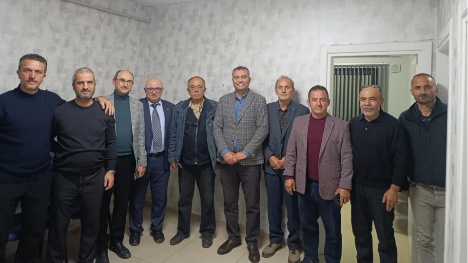 BTP Sakarya Te�kilat� �l Ba�kan� Fuat �zbay ba�kanl���nda topland�