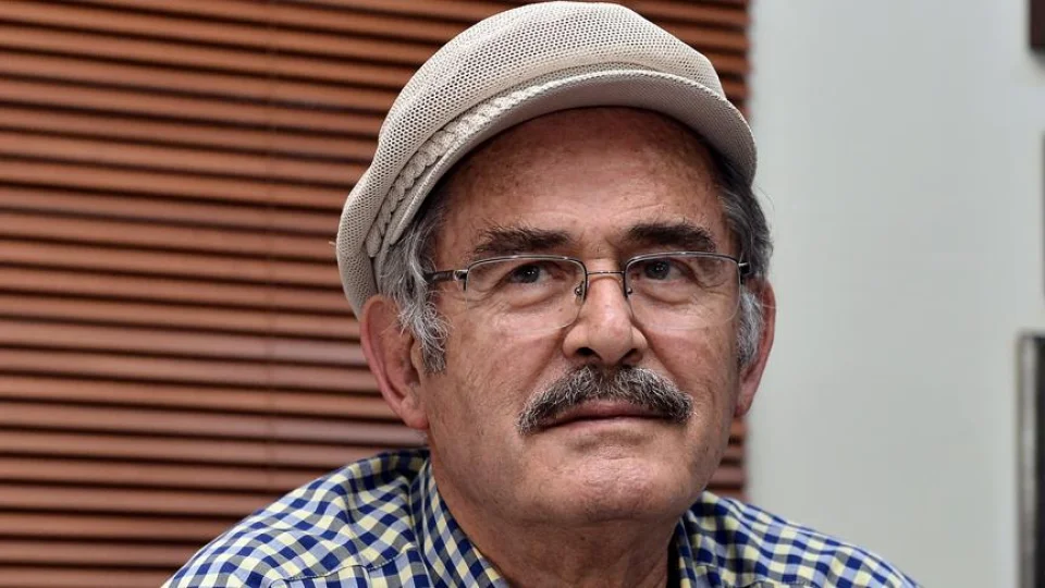 B�y�ker�en i�in siyasi yasak ve hapis istemi