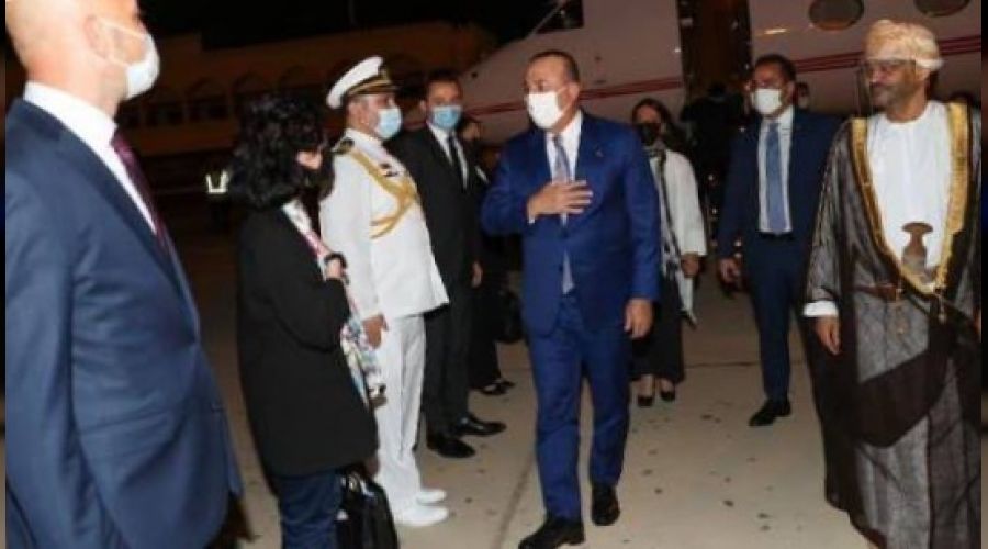 Çavuşoğlu, Umman'da Türk vatandaşlarıyla buluştu