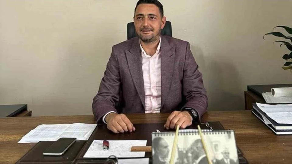 CHP D�rtyol �l�e Ba�kan� g�revinden istifa etti