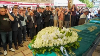 CHP lideri zel Manisa'da cenaze trenine katld