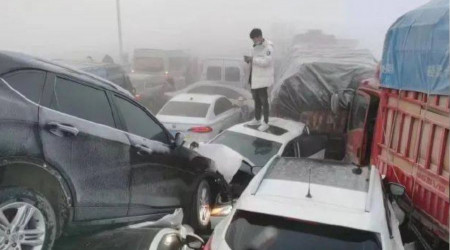 Çin'de yoğun sis: En az 200 araç birbirine girdi, 1 kişi öldü