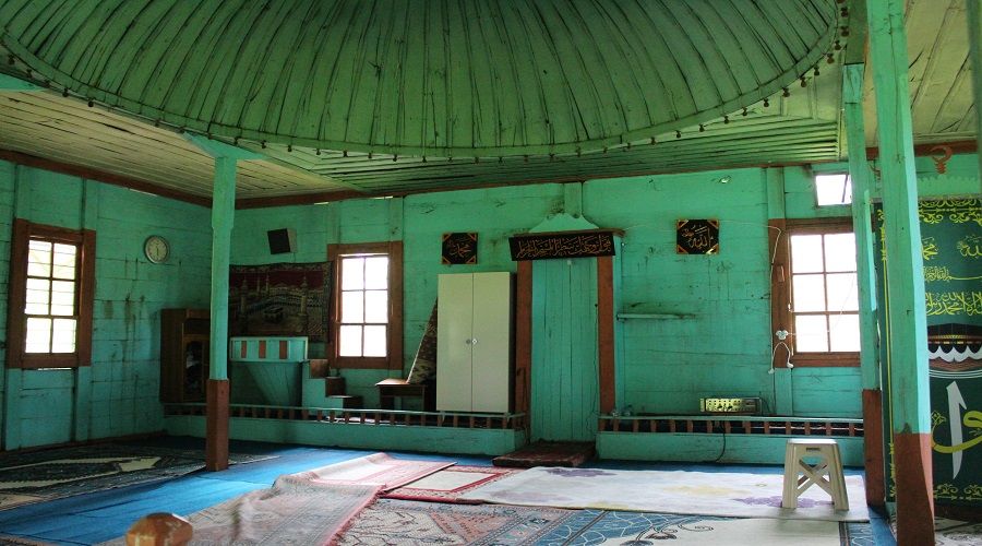 �ivisiz ah�ap cami ilgi bekliyor
