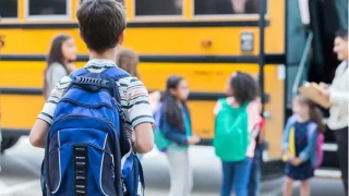 Çocuklar geç evlenen anne-babaların okula gelmesini istemiyor