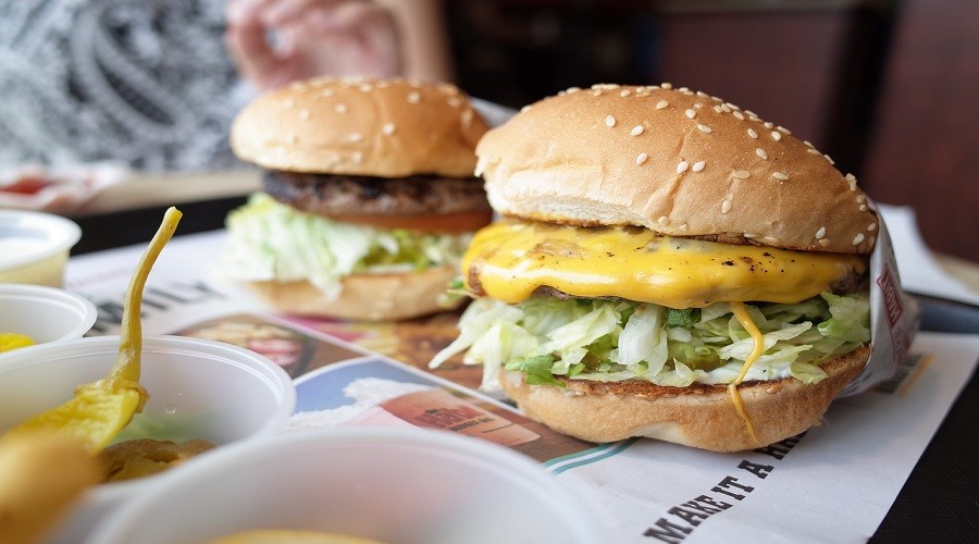 Çocukluk yaşında obez olanları "Gençliklerinde bekleyen tehlikeler"