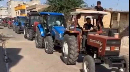 Damat çiftçi olunca, konvoy traktörlerle yapıldı
