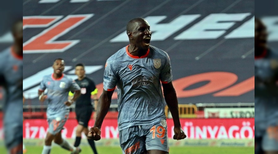 Demba Ba lig tarihine ge�ti