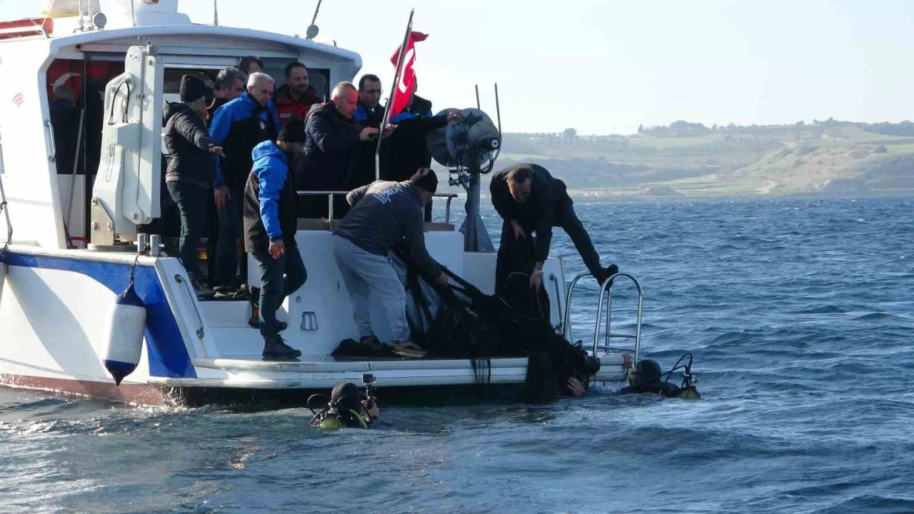 Denizlerde 112 bin futbol sahası büyüklüğünde hayalet ağ temizlendi