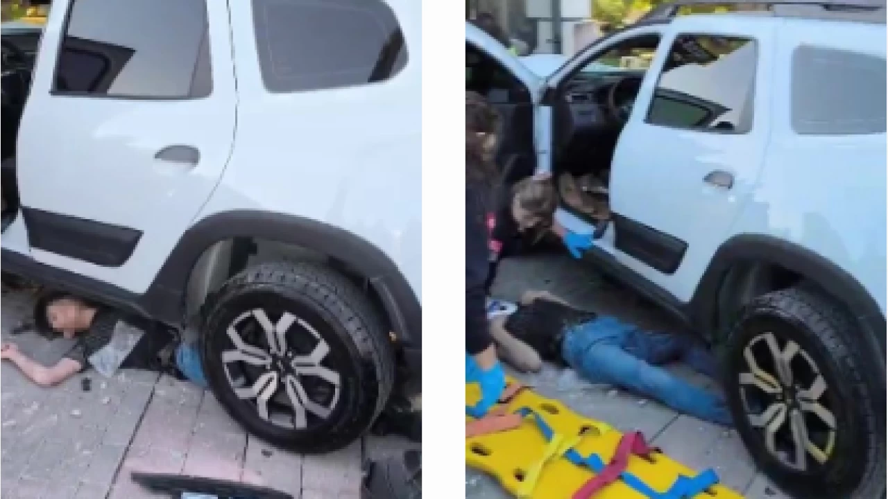 Denizli'de kontrolden ��kan ara� 2 ki�iyi alt�na ald�