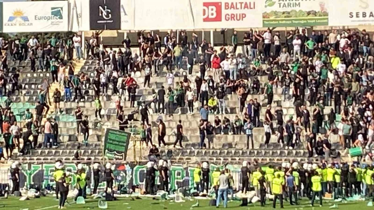 Denizlispor amatör kümeye düştü, stat karıştı