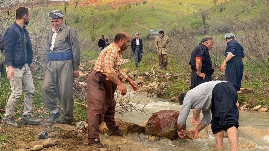 Derecik'te ya��� bir�ok k�y� susuz b�rakt�