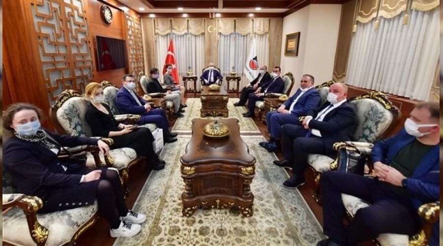 Diyarbakır Valisi Karaloğlu Rus heyet ile görüştü