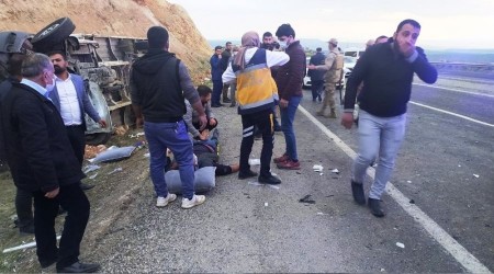 Diyarbakır'da feci kaza: 5 ölü, 4 yaralı