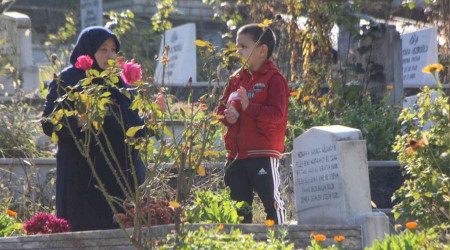 Düzce Depremi yıldönümünde mezarlıklar doldu