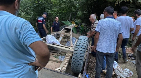 Düzce'de traktör römorkunun devrildi: 9 yaralı