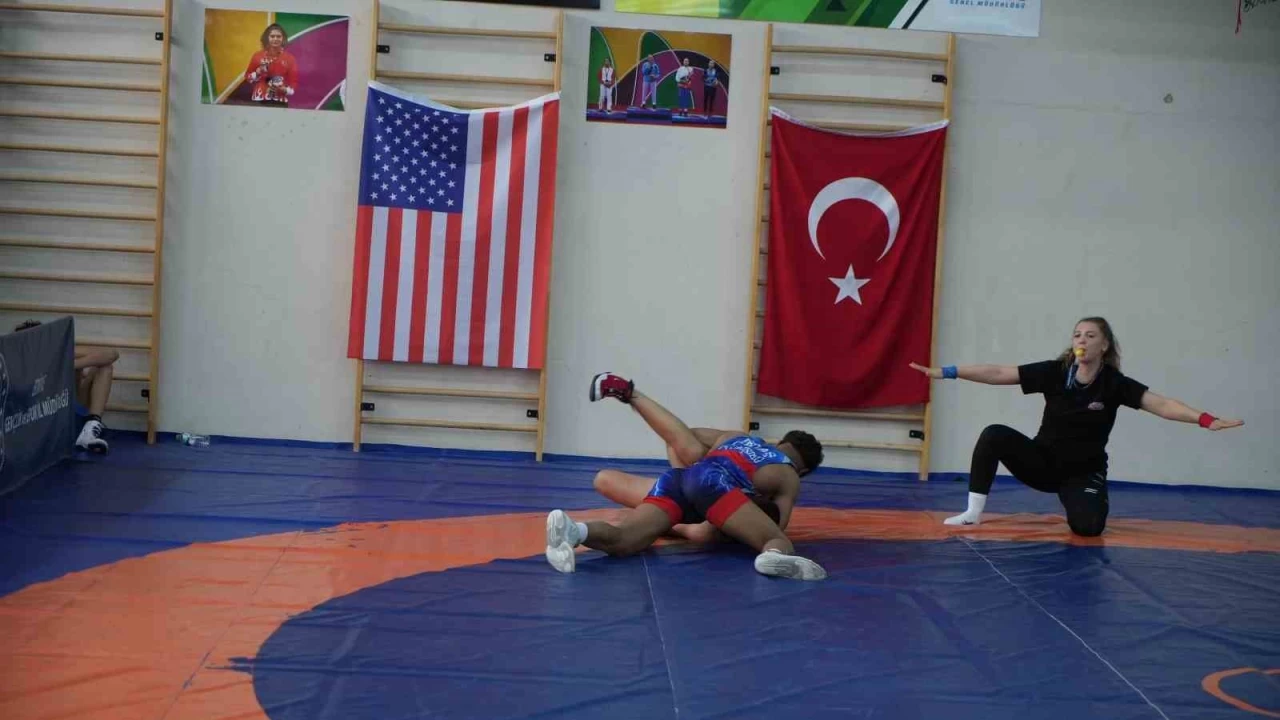Edirneli pehlivanlardan ABD'li sporculara gre dersi