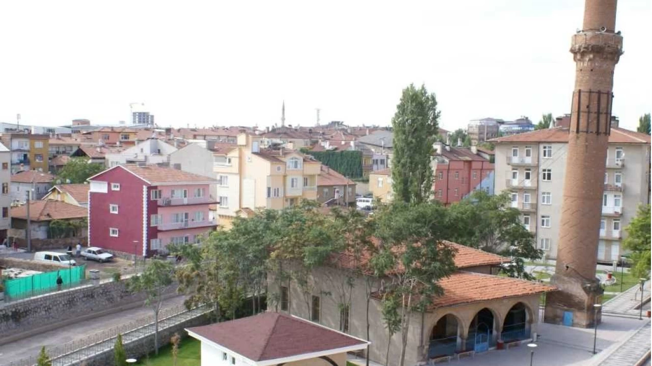 Eri Minare: Seluklu'dan kalan bir aheser, Anadolu'nun Pisa Kulesi