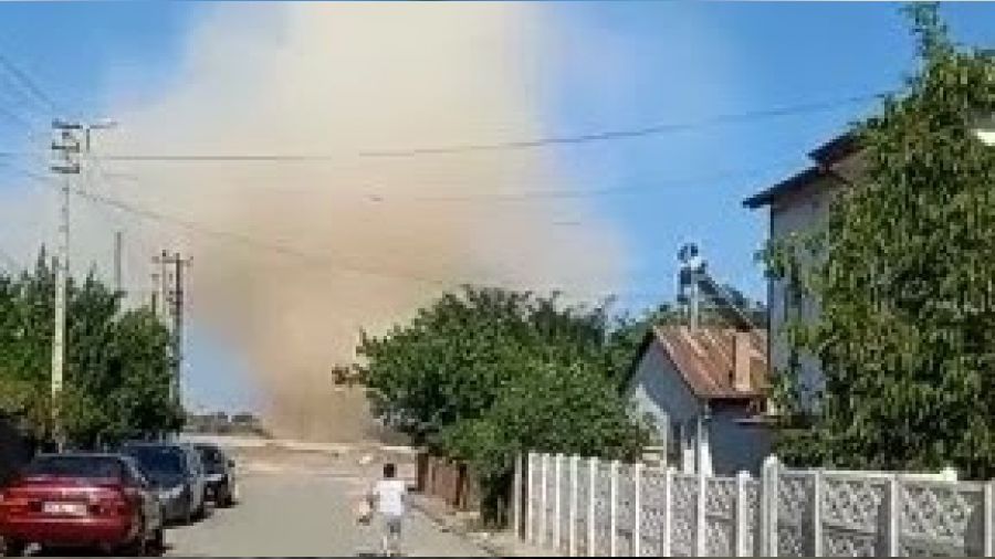 Elazığ'da oluşan hortum korkuttu