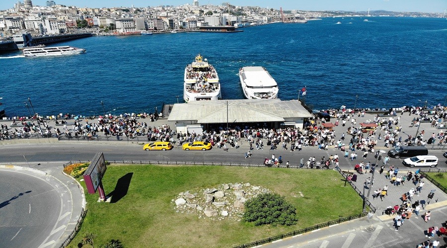 Eminönü İskelesi her zamanki gibi