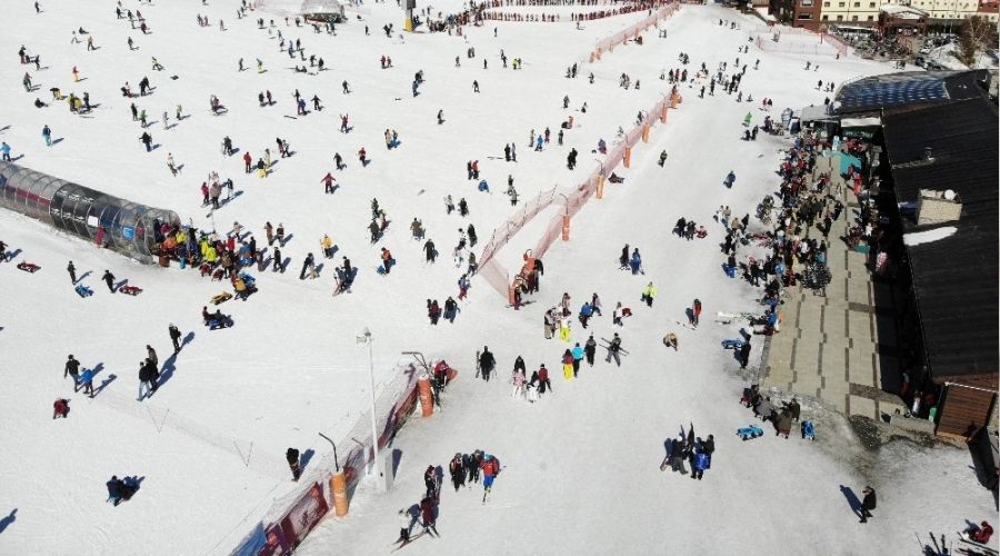 Erciyes'te denetimler art�r�ld�, pistler turistlere kald�