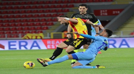 Erteleme maçının galibi Göztepe
